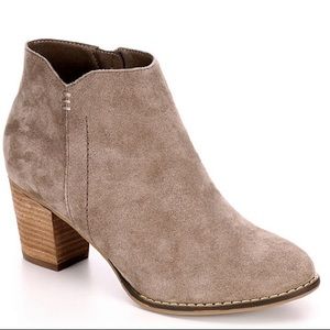 FRANCO FORTINE taupe suede booties